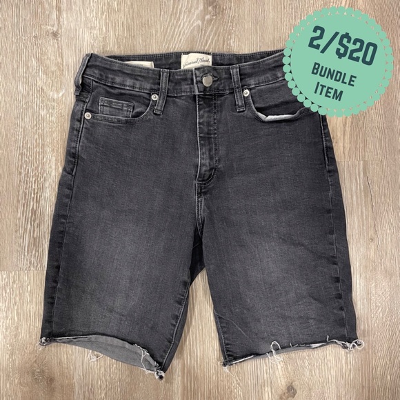 2/$20 UNIVERSAL THREAD High Rise Bermuda Jean Shorts - Dark Wash, Size 4 - Picture 1 of 11